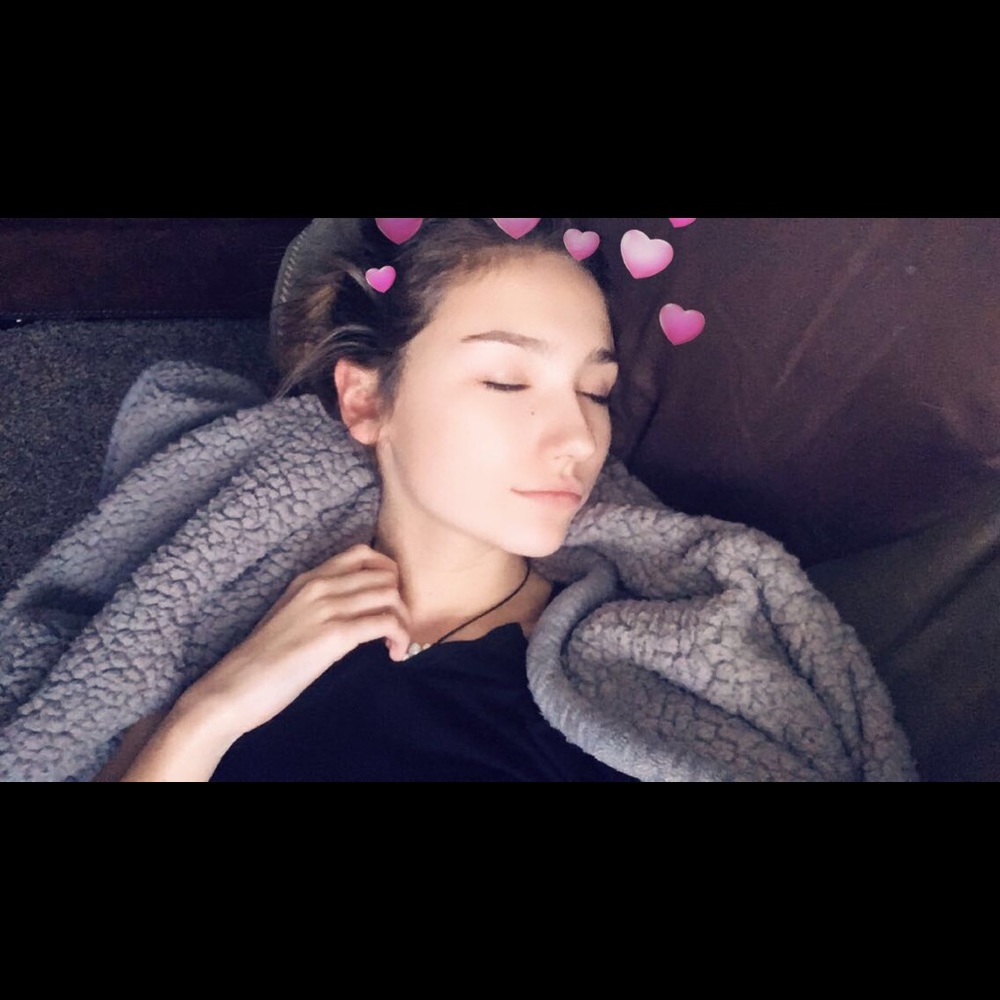 Meet your Posher, Claire